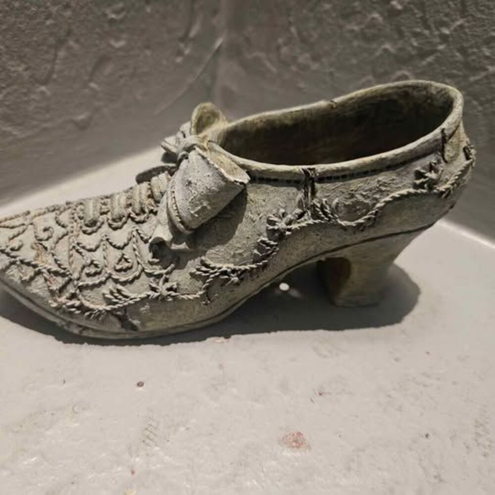 Victorian Green Collector Miniature Shoe Resin